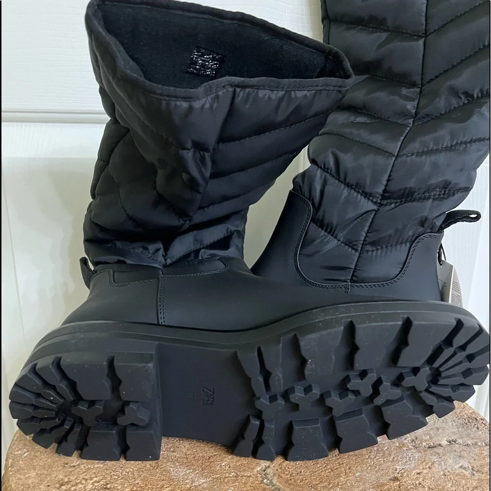 Women Quilted Boots - Picture 3 of 4